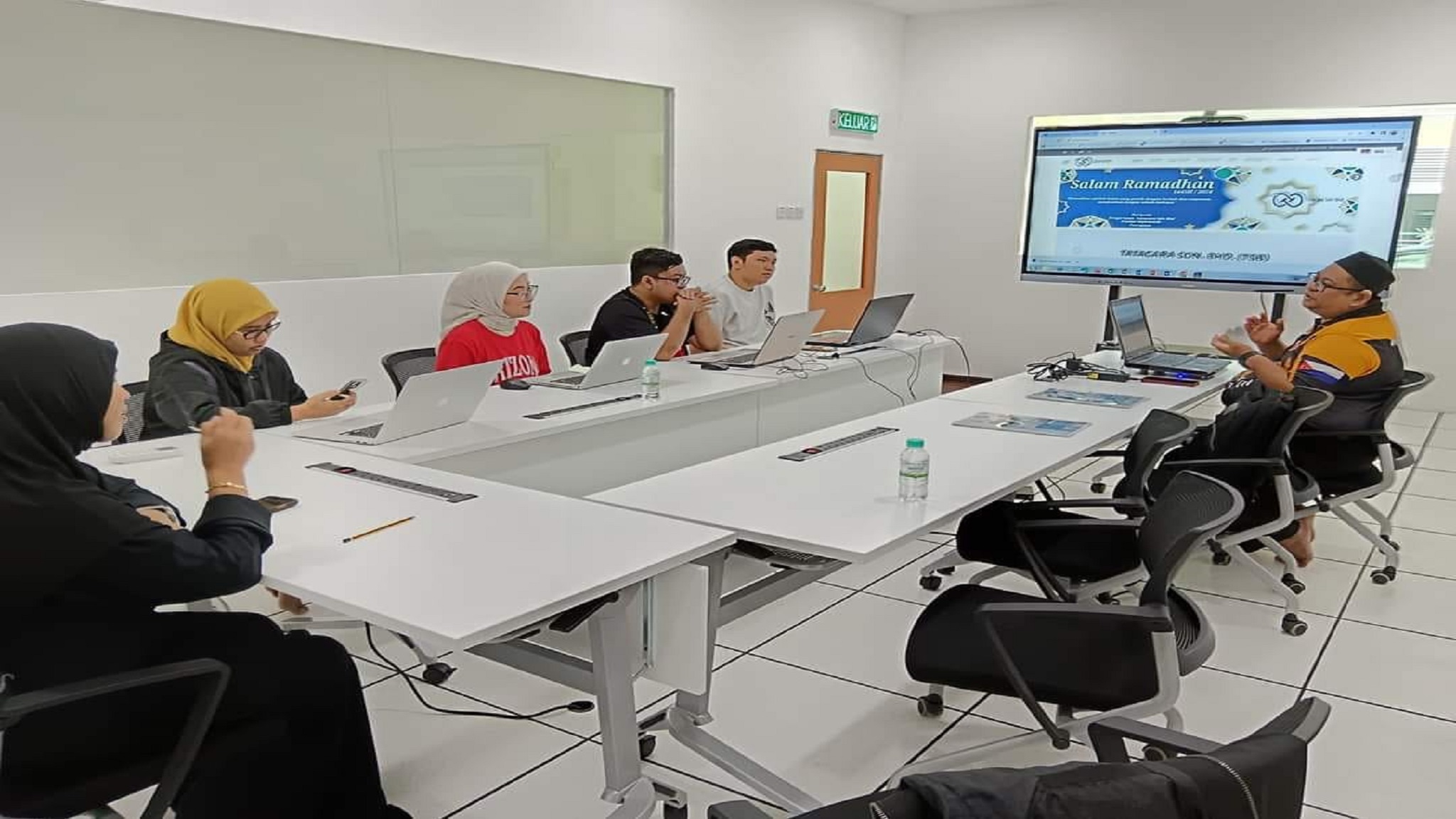 KURSUS PEMBANGUNAN DAN PENGURUSAN LAMAN WEB